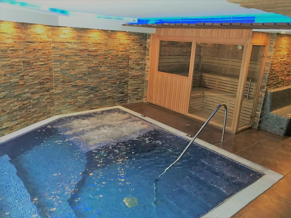 Hotel & Spa Niunit エル・セラー エクステリア 写真